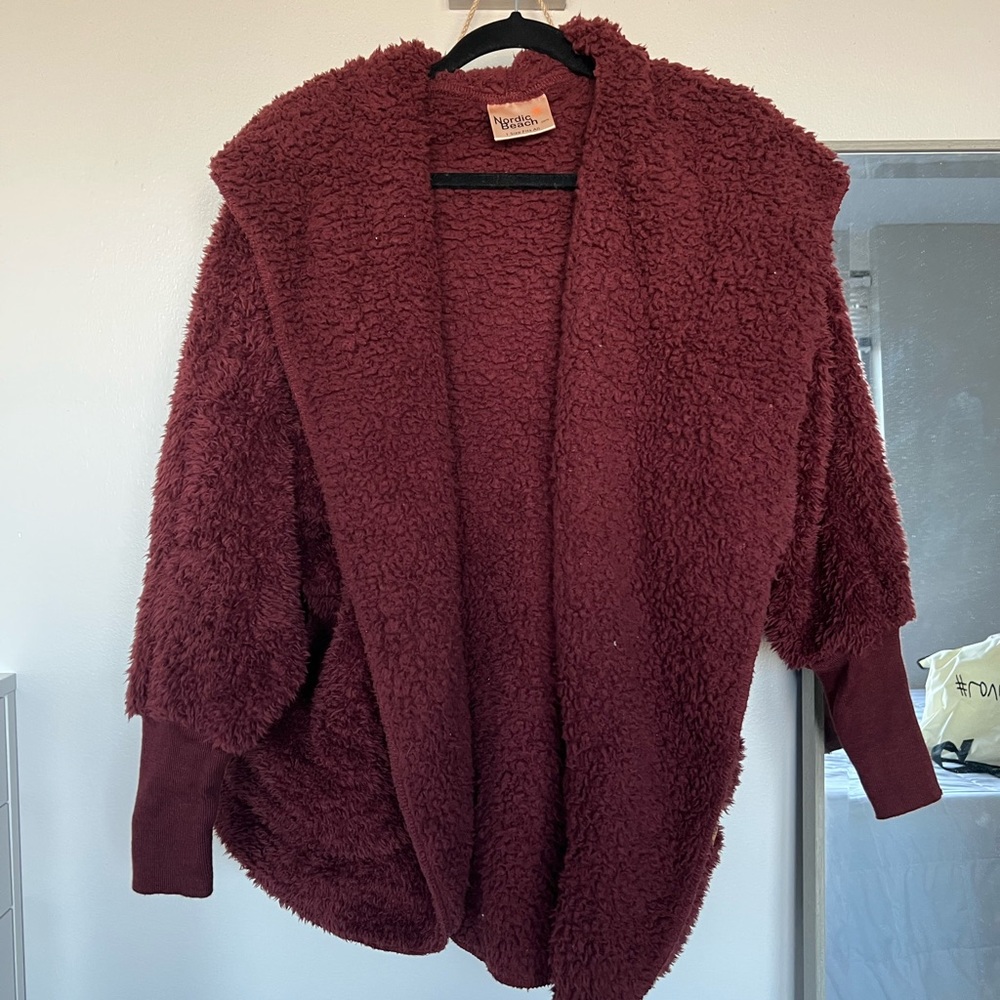 Maroon Nordic Beach Sherpa